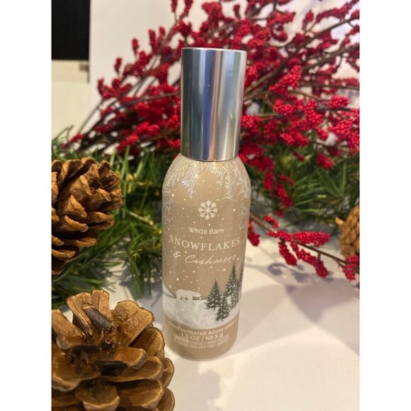 Bath & Body Works “Snowflakes & Cashmere” NEW Single Wick Candle & Room Spray - Picture 6 of 8